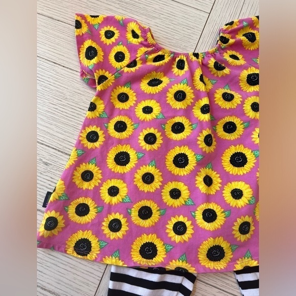 Simply Southern size 3T toddler 2 piece sunflower w/ black and white stripes set - Picture 4 of 7